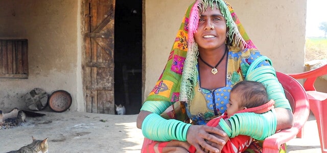 Meera with her newborn baby in Pakistan