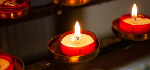 Email the Foreign Secretary to call for the UK to play its part and push for peace in the Holy Land